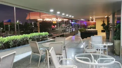 Um restaurante ou outro lugar para comer em Seaflats Iracema Residence
