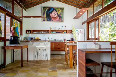 A cozinha ou kitchenette de Tropical House - Villa com piscina perto do mar