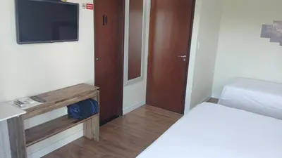 Uma televisão e/ou sistema de entretenimento em Ruan Beach
