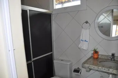 Uma casa de banho em Brisa Mar