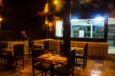 Um restaurante ou outro lugar para comer em Long Beach