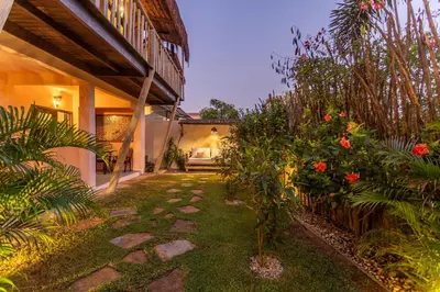 Um jardim no exterior de Casa Elea