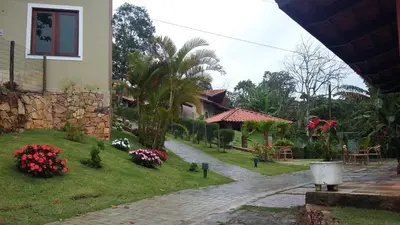 Um jardim no exterior de Guaramiranga Monte Verde