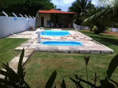 A piscina em ou perto de Casa de 4 quartos á 6Km da praia de Lagoinha-ce