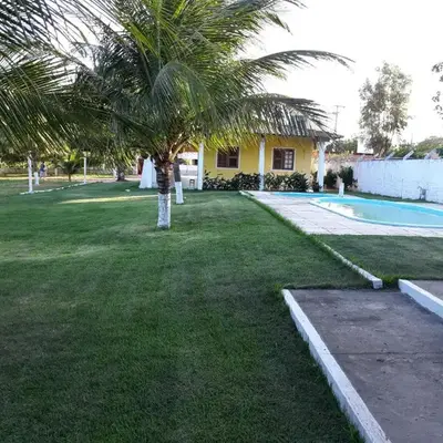 Casa de 4 quartos á 6Km da praia de Lagoinha-ce