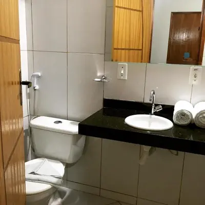 Uma casa de banho em Abolição Praia Hotel