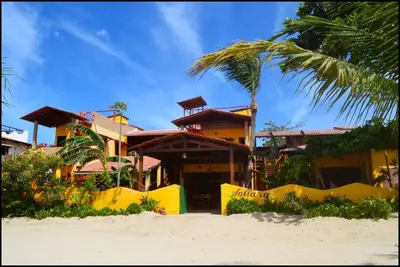 O edifício onde o hotel está situado