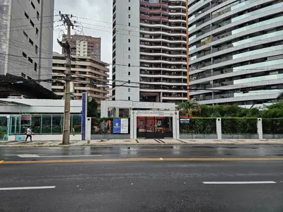 O edifício onde o apartamento está situado