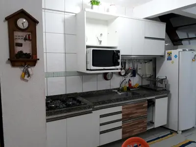 A cozinha ou kitchenette de Casa 2 Quartos Mobiliada Cambeba - Com Garagem