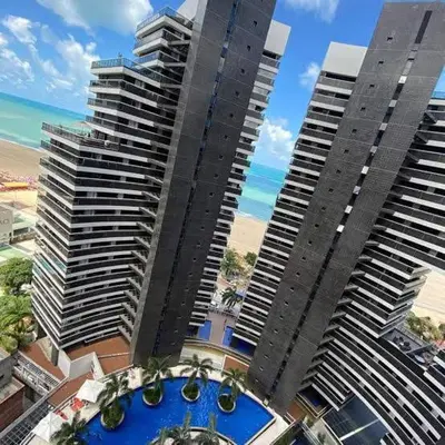 Uma vista do mar geral ou uma vista do mar a partir do apartamento