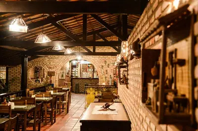 Um restaurante ou outro lugar para comer em Oh! Linda Pousada