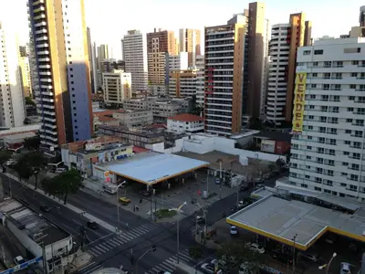 Uma vista geral de Fortaleza ou a vista da cidade a partir do apartamento