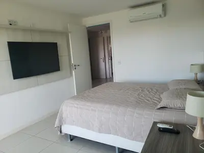 Uma cama ou camas num quarto em Apto Completo l Excelente Vista em Golf Ville Resort