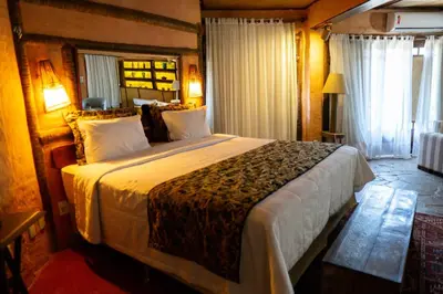 Uma cama ou camas num quarto em Dayo Hotel