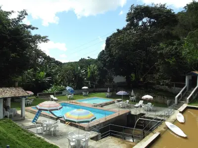 A piscina em ou perto de Estancia Vale das Flores