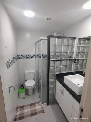 Uma casa de banho em Aps na praia do Futuro lazer e piscina 2 quartos, Van Cartier
