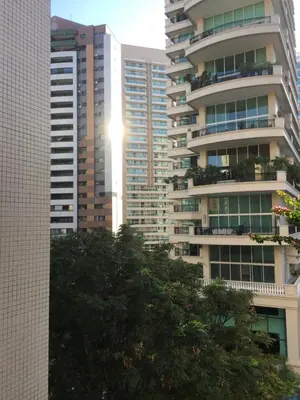 O edifício onde o apartamento está situado