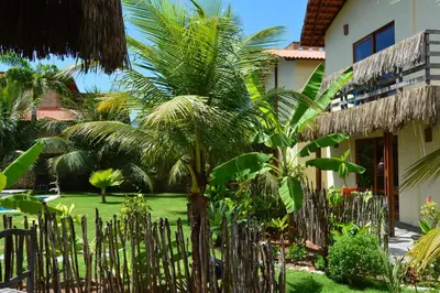 Um jardim no exterior de Chill Mango