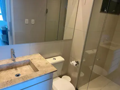 Uma casa de banho em Vizinho dos Parapente - Novo Luxo apartamento
