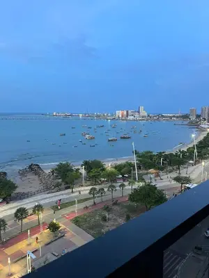 Uma vista do mar geral ou uma vista do mar a partir do apartamento