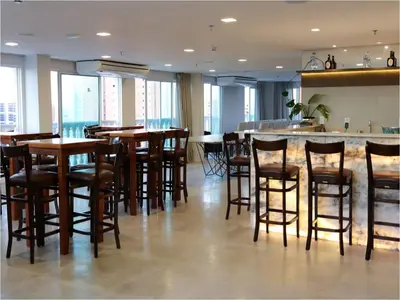 Um restaurante ou outro lugar para comer em Hotel da Villa