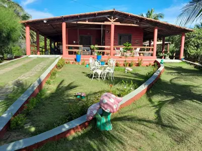 Um jardim no exterior de Casa Aratu Moitas-Icaraizinho de Amontada