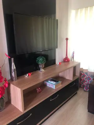 Uma televisão e/ou sistema de entretenimento em Apartamento Completo no Beach Place Cumbuco - Apto Luxo