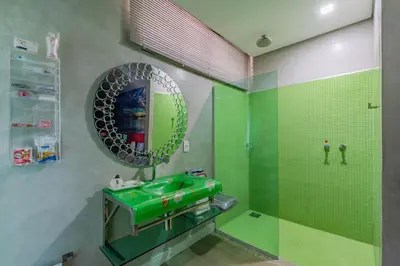 Uma casa de banho em Spa urbano Motel Adult Only
