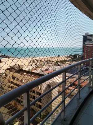 Uma vista do mar geral ou uma vista do mar a partir do apartamento