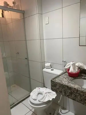 Uma casa de banho em Hotel Fortaleza Inn