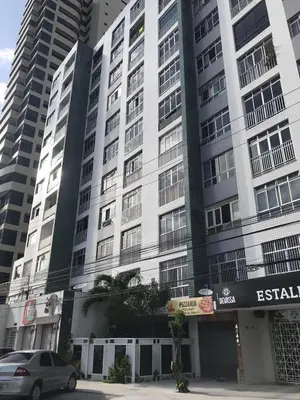 O edifício onde o apartamento está situado