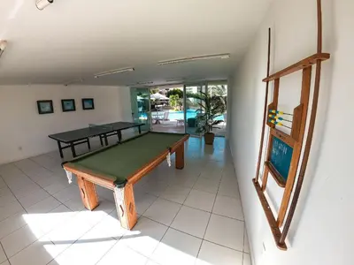 Uma mesa de bilhar em Palm Beach | Porto das Dunas - CE