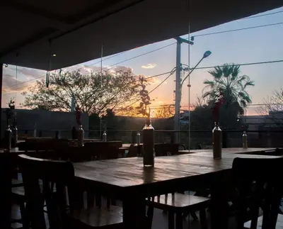 Um restaurante ou outro lugar para comer em Murano Center Hotel