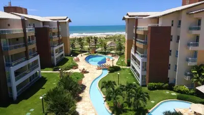 A piscina em ou perto de GranSol, Terreo, Pé na areia, 03 qtos, 08 adultos e 02 crianças, a 600m do B PARK