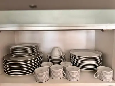 A planta de GranSol, Terreo, Pé na areia, 03 qtos, 08 adultos e 02 crianças, a 600m do B PARK