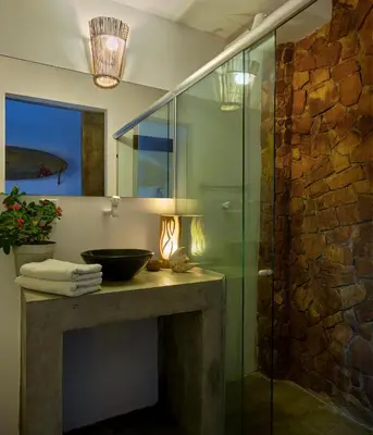 Uma casa de banho em Pousada AGUA SALGADA