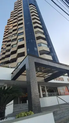 O edifício onde o apartamento está situado