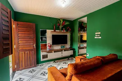 Uma televisão e/ou sistema de entretenimento em Huisje Van Kuringen