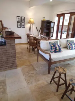 Uma área de estar em Corais de Flecheiras