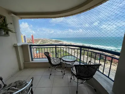 Uma vista do mar geral ou uma vista do mar a partir do apartamento