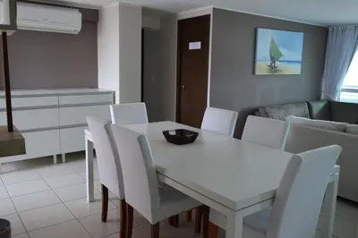 Uma área de estar em VIP Beira Mar Residence