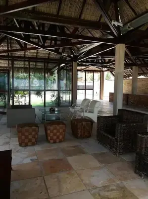 Uma área de estar em Eco Paradise Cumbuco 131