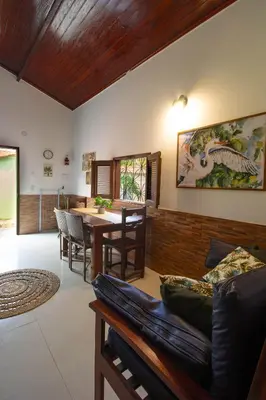 Uma área de estar em Casinha Canoa - Casa Com Ar-Condicionados e Localização Perfeita