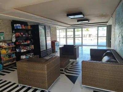 A biblioteca deste apartamento