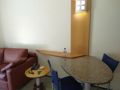 Uma área de estar em Flat Abolição 100m Beira Mar105