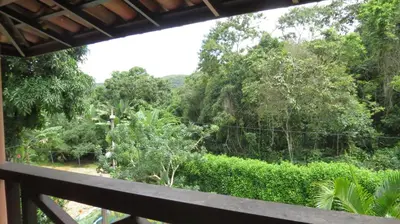 Um jardim no exterior de Casa da Socorro - Serra de Guaramiranga