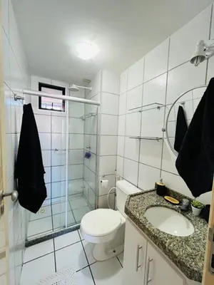 Uma casa de banho em Apartamento Meireles - 2 Suites com Ar Condicionado