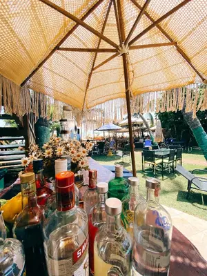 Um restaurante ou outro lugar para comer em Pousada Janelas do Mar