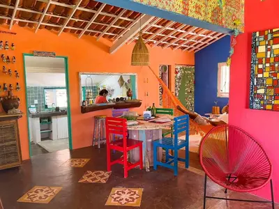 Uma área de estar em Casa Temática Icaraizinho