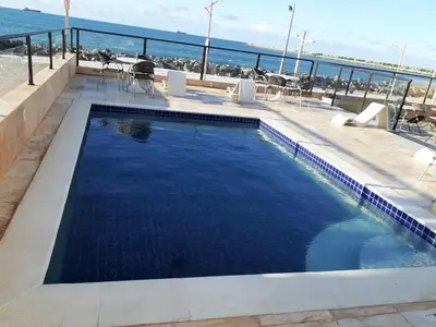 A piscina em ou perto de 202 Flat mobiliado Praia de Iracema